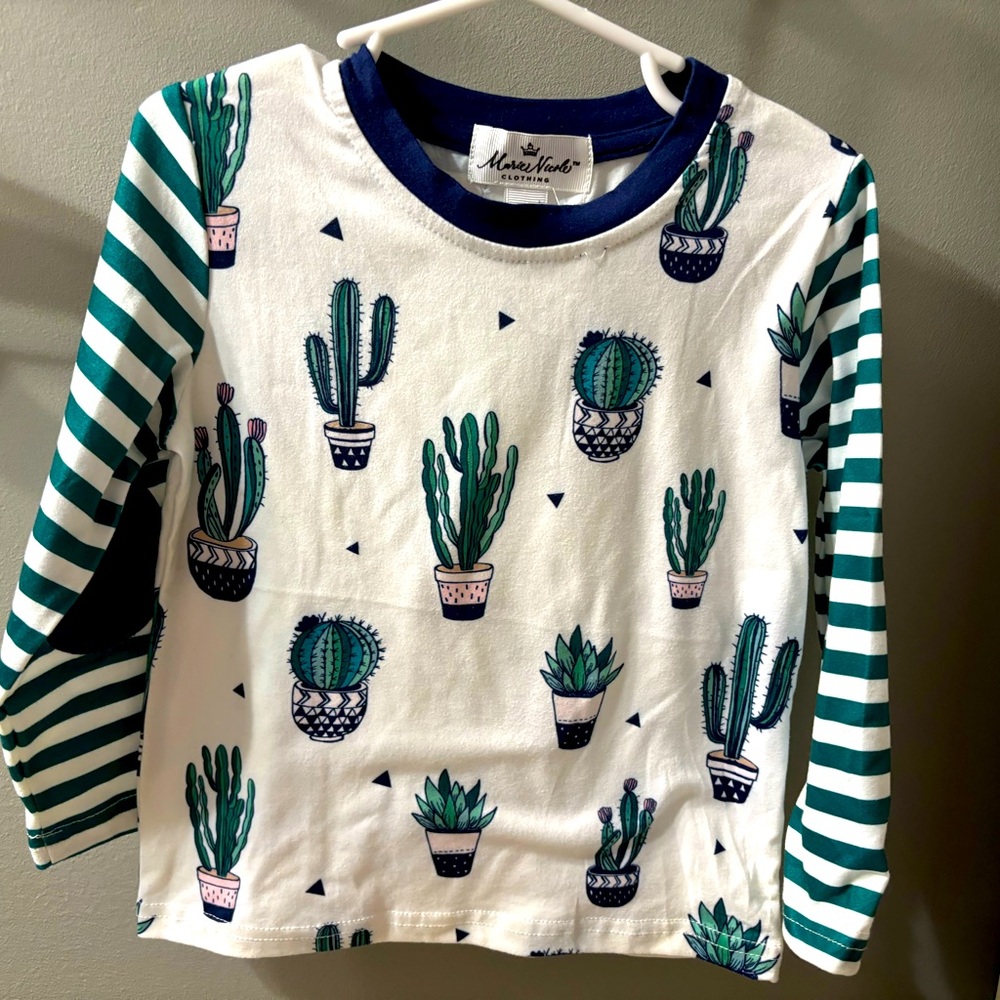 NWOT marie Nicole shirt.